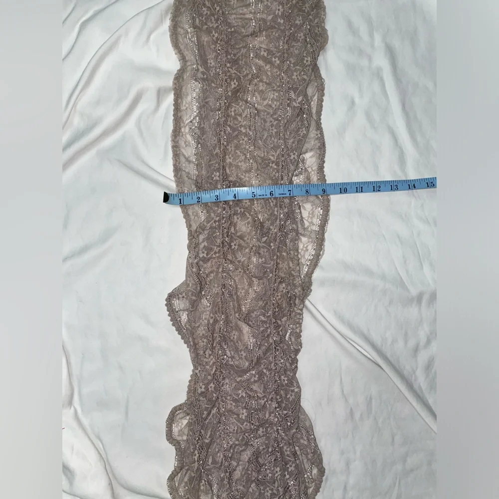 Gray Lace‎ Scrunch Accent Scarf